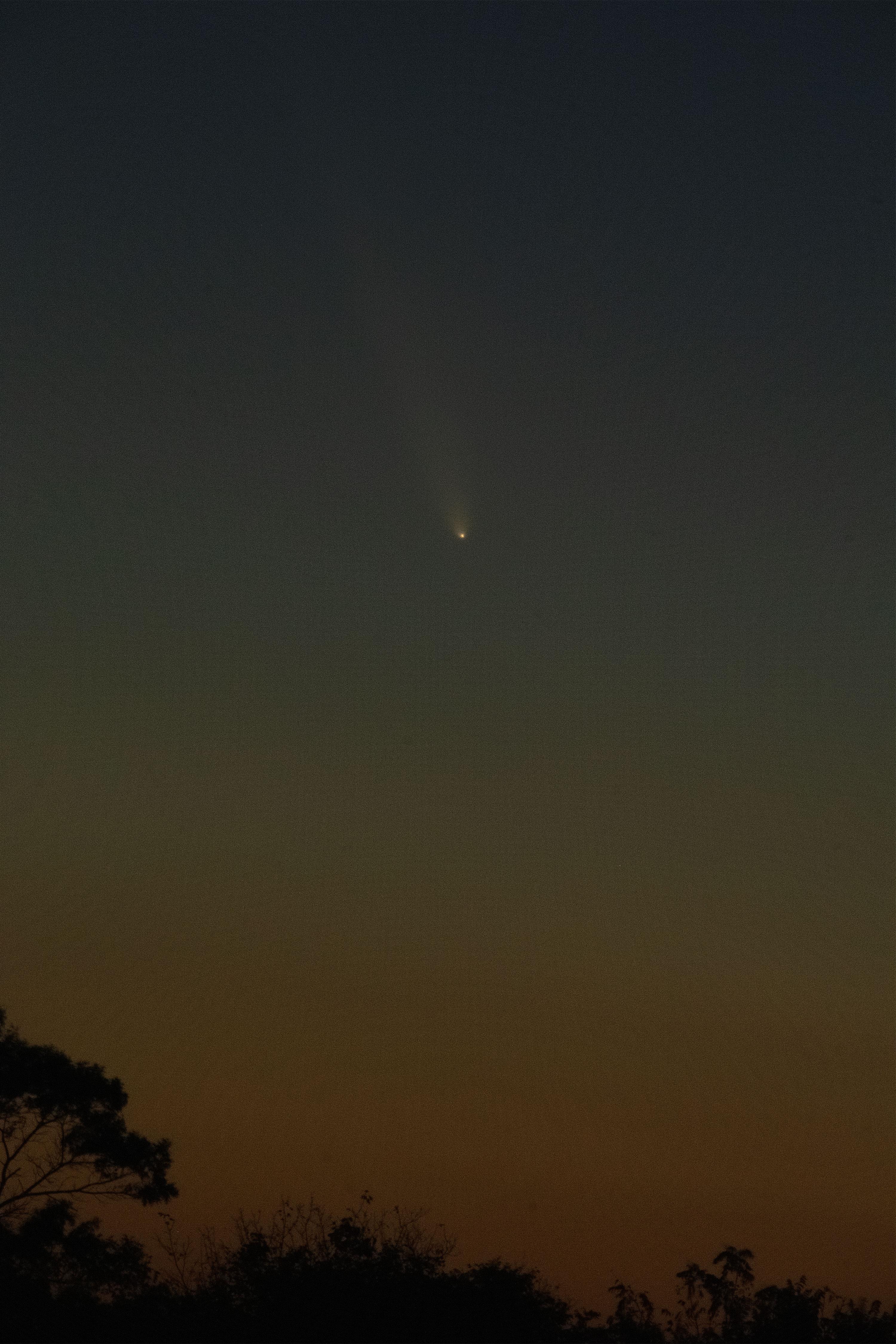 C/2023 A3 Tsuchinshan-ATLAS 2024-Oct-12 194mm 2sec f22 ISO3200